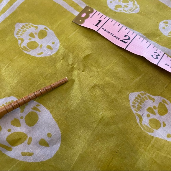 Sheer Silk Skulls!! - Picture 3 of 9